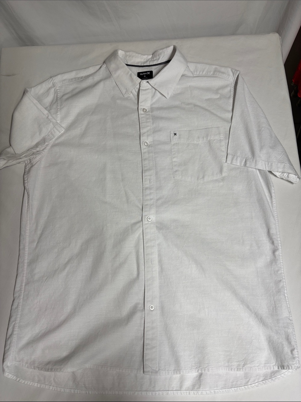 Hurley Men’s XL White 100% Cotton Short Sleeve Button Down Shirt Classic Fit